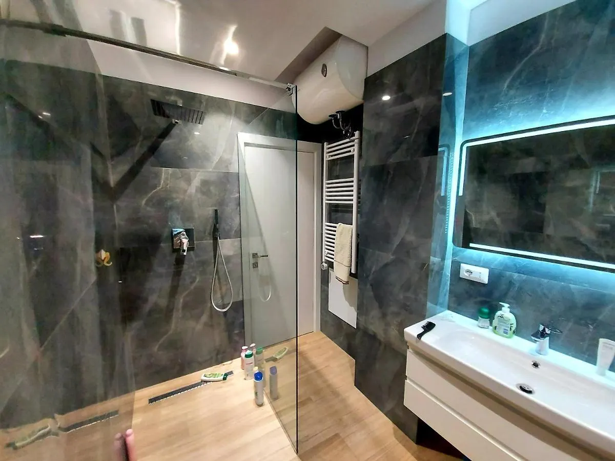 شقة تيرانا Luxurious Double Bedroom Suite