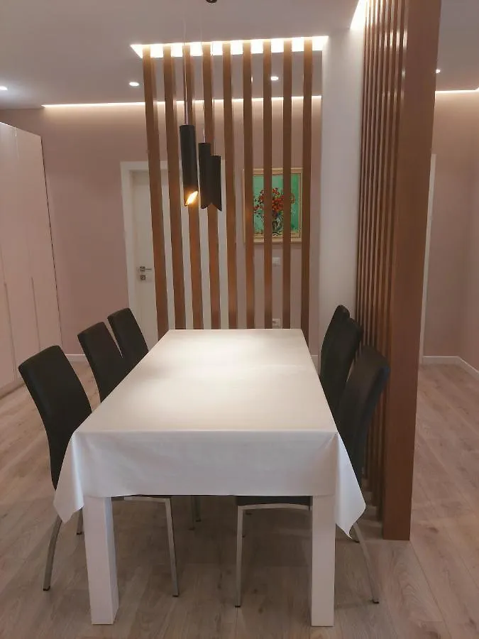 تيرانا Luxurious Double Bedroom Suite 0*,  ألبانيا